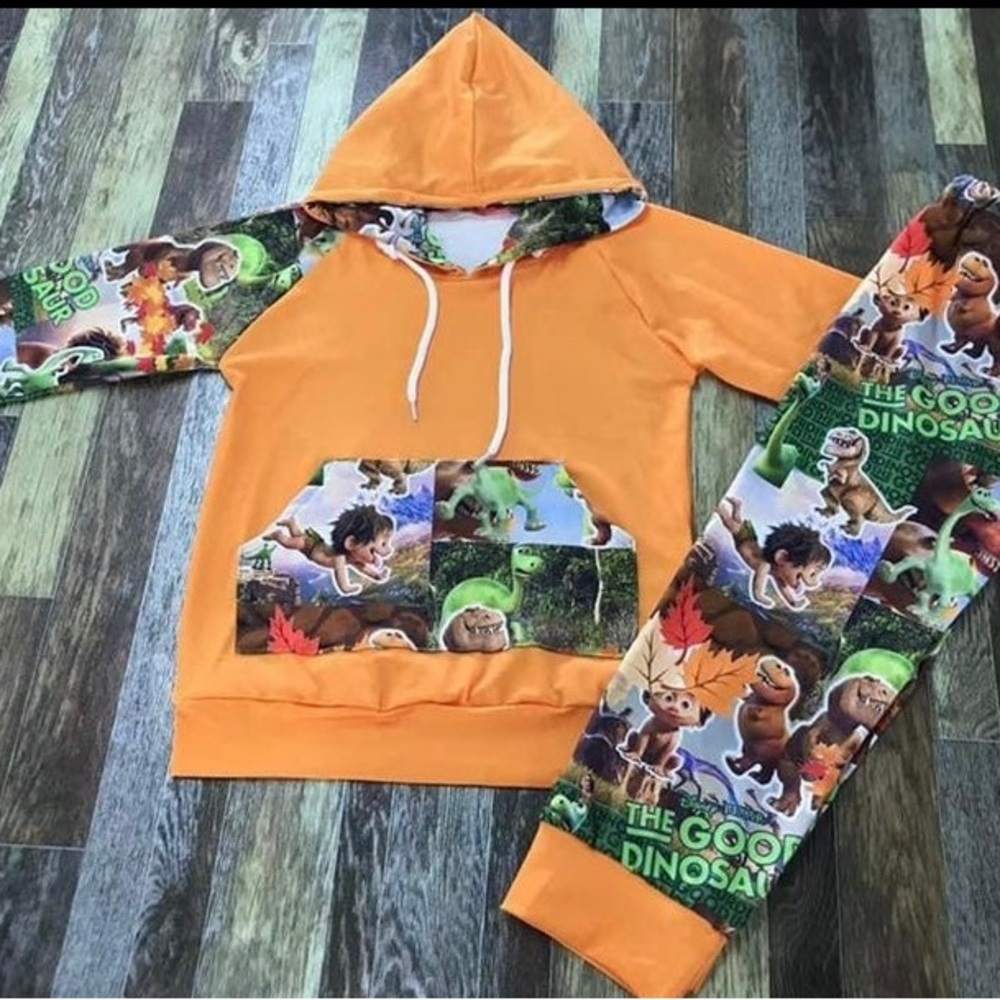 Little boys 3 piece set (The good dinosuar)